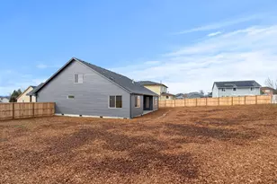 1159 Pumpkin Ridge Dr, Eagle Point, OR 97524 - Photo 34