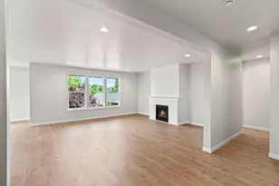 1159 Pumpkin Ridge Dr, Eagle Point, OR 97524 - Photo 4