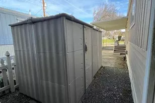 445 Ashwood Dr, Grants Pass, OR 97526 - Photo 22