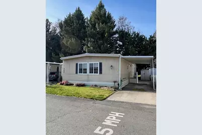 445 Ashwood Drive, Grants Pass, OR 97526 - Photo 2