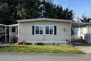 445 Ashwood Dr, Grants Pass, OR 97526 - Photo 2