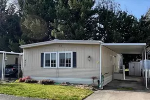 445 Ashwood Dr, Grants Pass, OR 97526 - Photo 4
