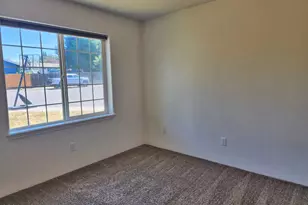 977 Garden Springs Cir, Medford, OR 97504 - Photo 16