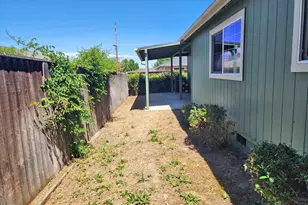 977 Garden Springs Cir, Medford, OR 97504 - Photo 12
