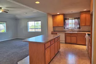 977 Garden Springs Cir, Medford, OR 97504 - Photo 6