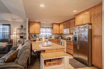 977 Garden Springs Circle, Medford, OR 97504 - Photo 8