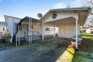 22071 Or-62, Shady Cove, OR 97539 - Photo 2