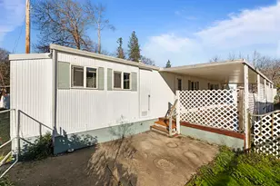 22071 Or-62, Shady Cove, OR 97539 - Photo 18