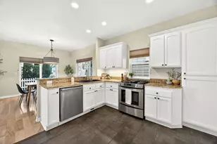 267 Meadow Dr, Ashland, OR 97520 - Photo 16