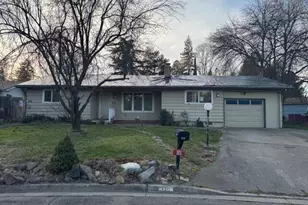 130 Sharon Dr, Phoenix, OR 97535 - Photo 1
