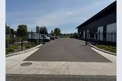 5468 Bierson Way #101, Medford, OR 97502 - Photo 2