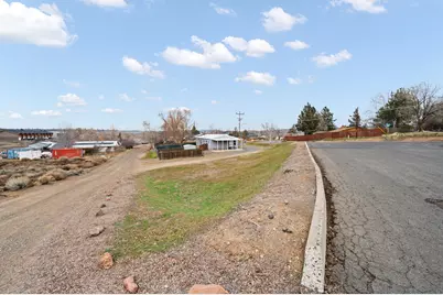 682 SE 10th Street, Madras, OR 97741 - Photo 32