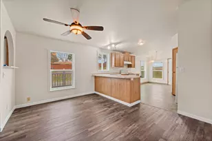 682 SE 10th St, Madras, OR 97741 - Photo 6