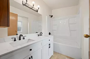 682 SE 10th St, Madras, OR 97741 - Photo 22