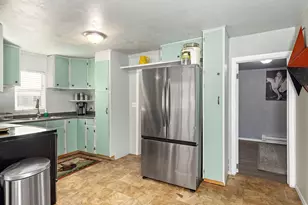 2817 Howard Ave, Medford, OR 97501 - Photo 6