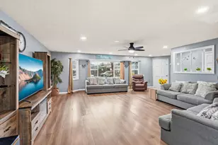 1960 Hutchins Cir, Medford, OR 97504 - Photo 6