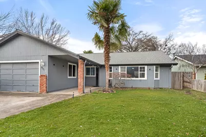 1960 Hutchins Circle, Medford, OR 97504 - Photo 2