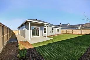 3758 Carlin Dr, Medford, OR 97504 - Photo 8