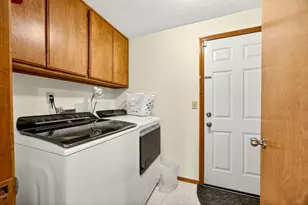 3030 Adams Cir, Medford, OR 97504 - Photo 20