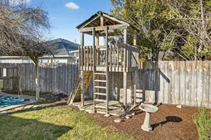 3030 Adams Cir, Medford, OR 97504 - Photo 32