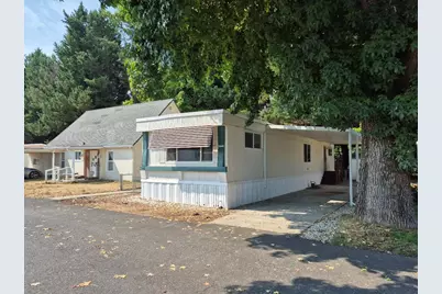 442 Ashwood Drive, Grants Pass, OR 97526 - Photo 2