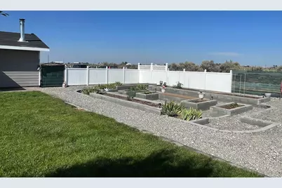 87722 Pinion Lane, Christmas Valley, OR 97641 - Photo 24