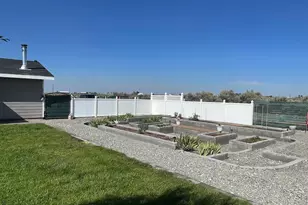 87722 Pinion Ln, Christmas Valley, OR 97641 - Photo 24