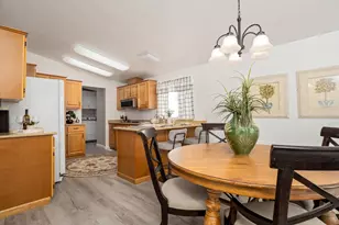 555 Freeman Rd, Central Point, OR 97502 - Photo 4