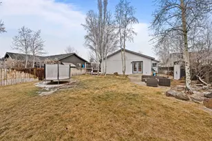 21387 Starling Dr, Bend, OR 97701 - Photo 30