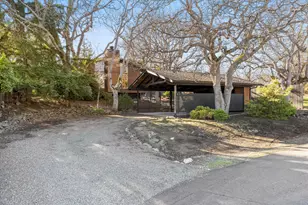 804 Acorn Cir, Ashland, OR 97520 - Photo 6