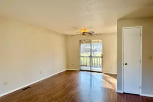 300 Shafer Ln, Jacksonville, OR 97530 - Photo 2