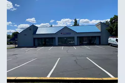 1085 Royal Court, Medford, OR 97504 - Photo 2