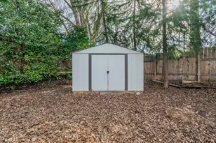 2082 College Way, Medford, OR 97504 - Photo 18