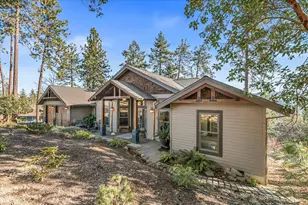 815 Gold Rush Wy, Jacksonville, OR 97530 - Photo 2