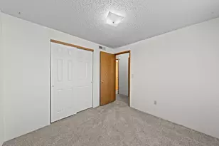 2101 Poplar Dr, Medford, OR 97504 - Photo 16