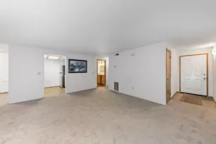 2101 Poplar Dr, Medford, OR 97504 - Photo 2