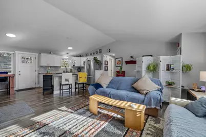 206 SW Hayes Avenue, Bend, OR 97702 - Photo 2