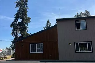 307 Sisters Park Dr, Sisters, OR 97759 - Photo 2