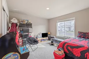 224 NW Monte Vis Ave, Madras, OR 97741 - Photo 18