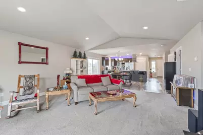 224 NW Monte Vista Avenue, Madras, OR 97741 - Photo 4