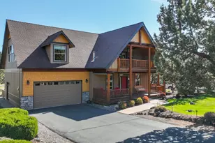 10175 Juniper Glen Cir, Redmond, OR 97756 - Photo 2