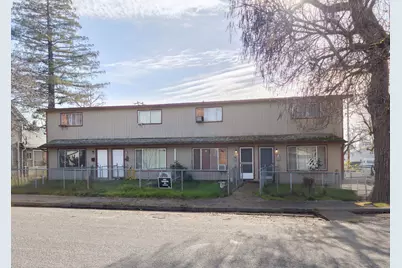 711 SW Burgess Street, Grants Pass, OR 97526 - Photo 1