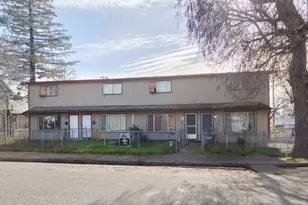 711 SW Burgess St, Grants Pass, OR 97526 - Photo 1