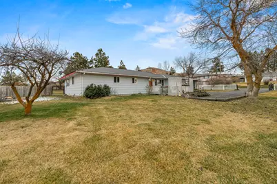 135 Leach Drive, Midland, OR 97634 - Photo 1