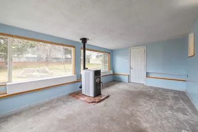 135 Leach Drive, Midland, OR 97634 - Photo 32