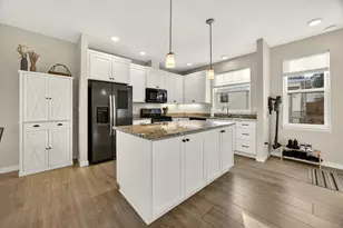 353 S Mountain Ave, Ashland, OR 97520 - Photo 10