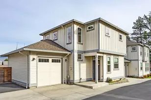 353 S Mountain Ave, Ashland, OR 97520 - Photo 1