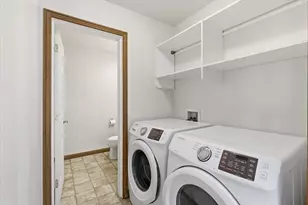 945 Win Way, Eagle Point, OR 97524 - Photo 14