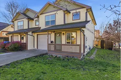 945 Win Way, Eagle Point, OR 97524 - Photo 1