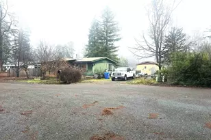 637 Frederick Ct, Cave Junction, OR 97523 - Photo 4